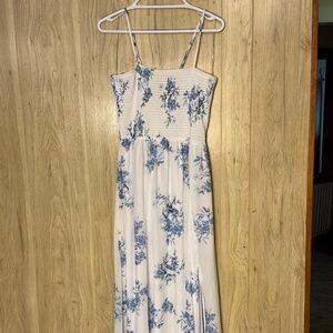 NWT Rue 21 White with Blue flowers Maxi dress